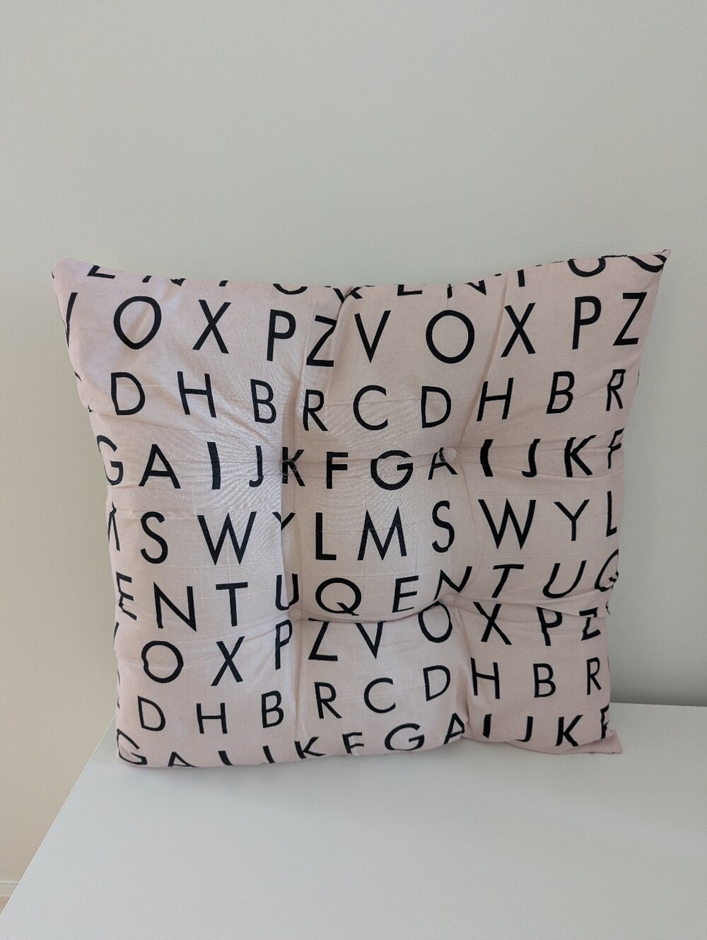 3 for $15🍒Pink alpahbet graphic print seat cushion